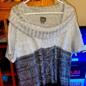 Dots cowlneck sweater grey to black fade